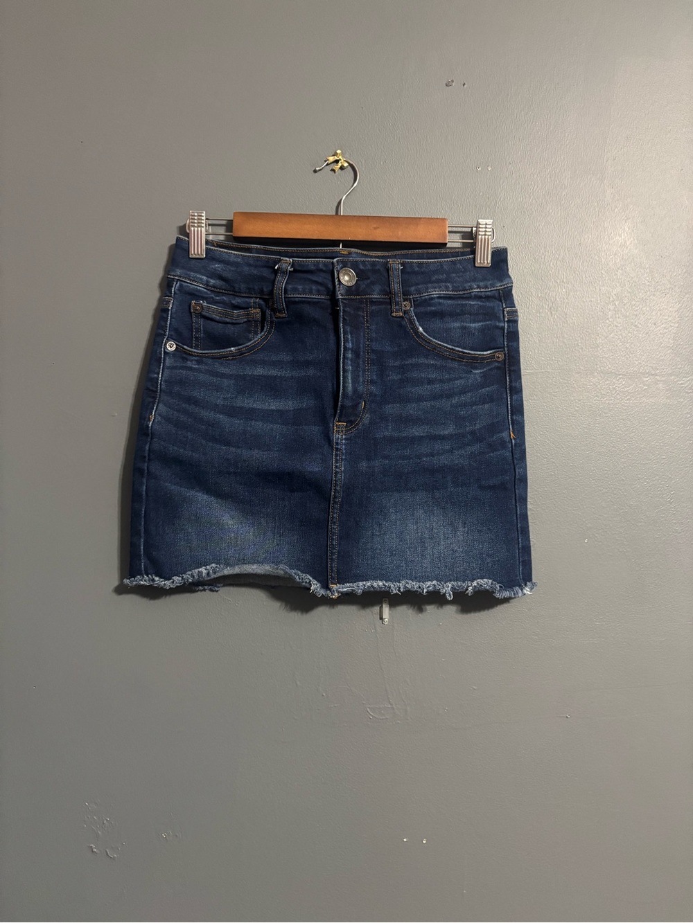 American Eagle hi-rise mini dark wash denim skirt size 8
